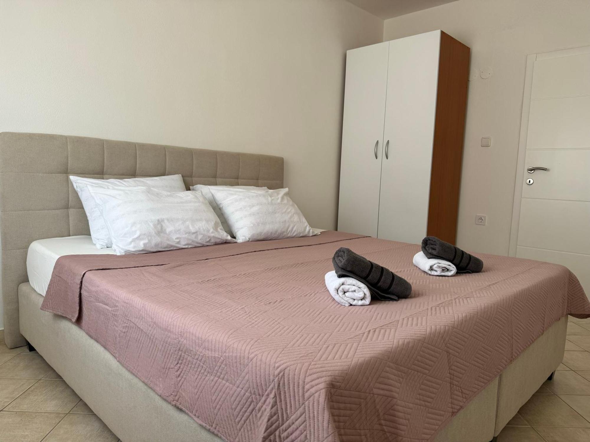 Apartmani Ivano Vir Exterior photo