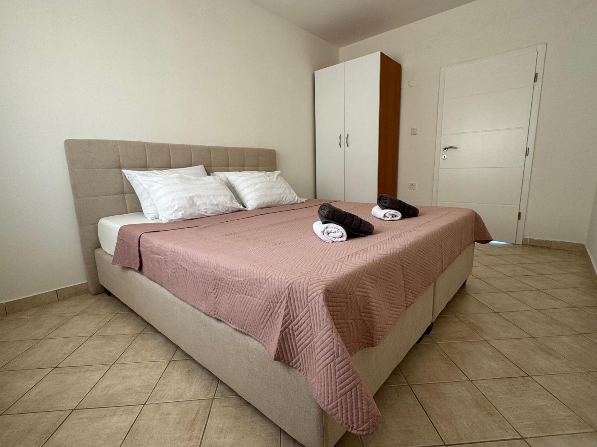 Apartmani Ivano Vir Exterior photo